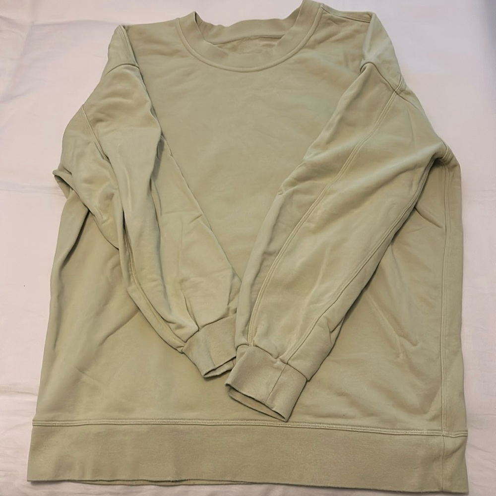 lululemon sweatshirt. never worn